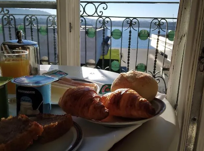 维亚纳堡花园酒店 酒店