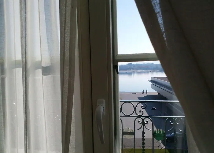 维亚纳堡花园酒店