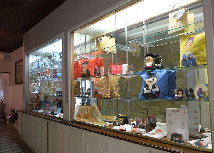 维亚纳堡花园酒店 2*