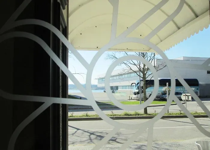 维亚纳堡花园酒店 2*